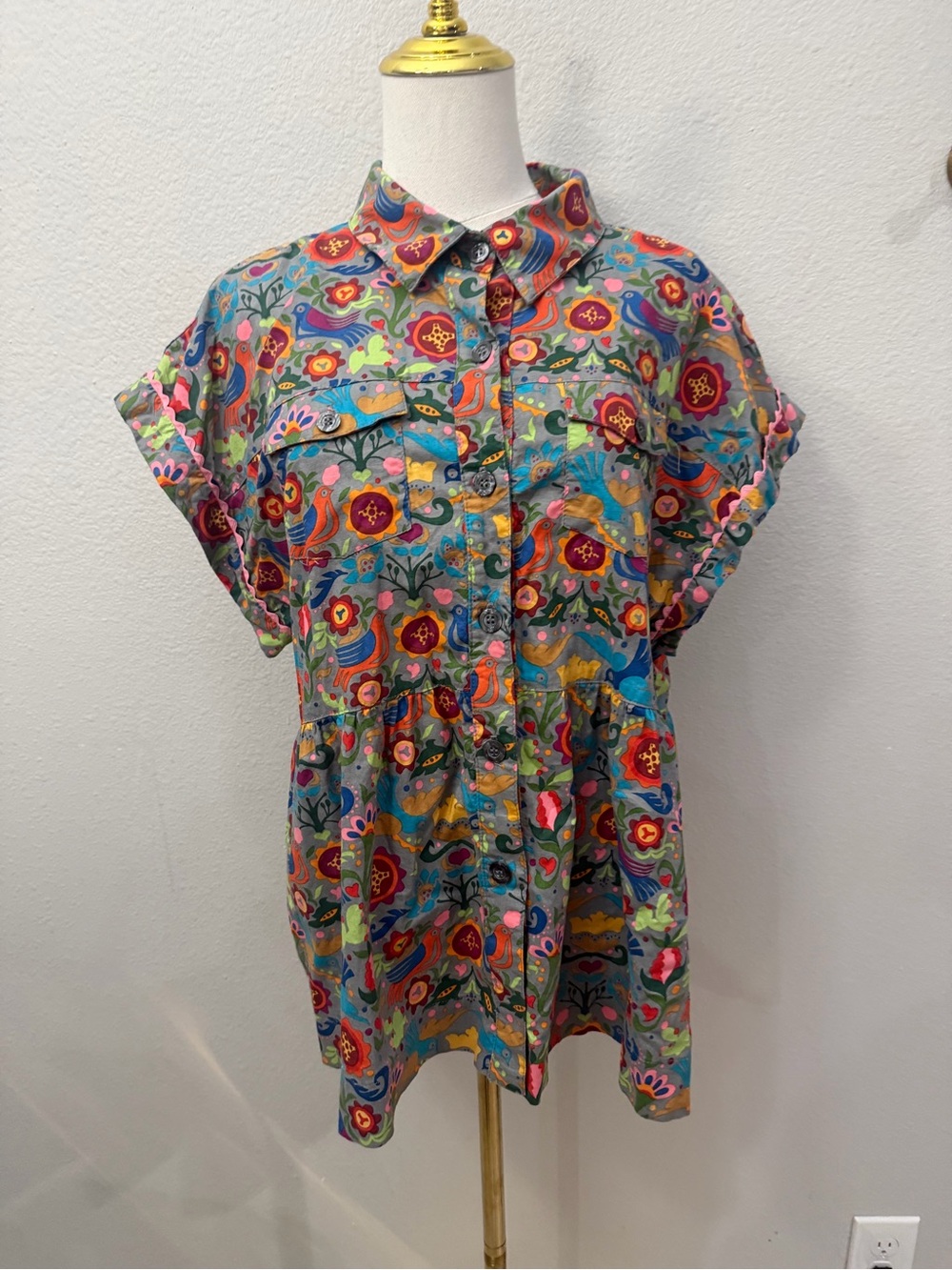 ivy jane Multicolor Floral Button-Front Short Sleeve Button Down